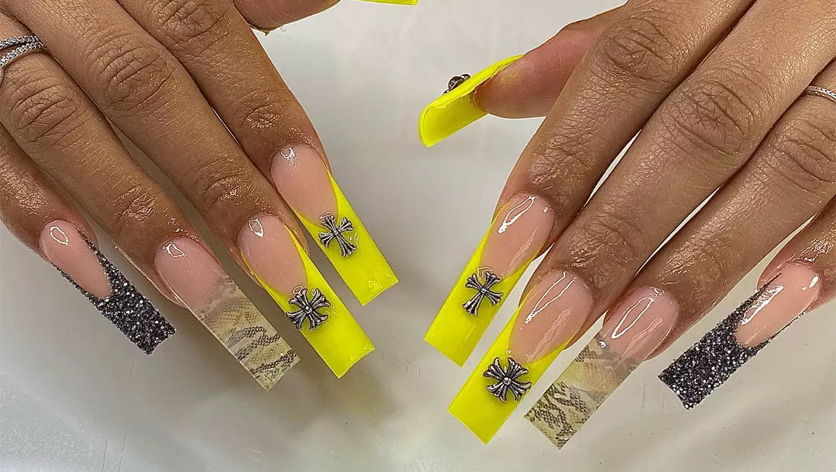 27+ Unique Yellow Acrylic Nails 2024 - Awesome to Try Now