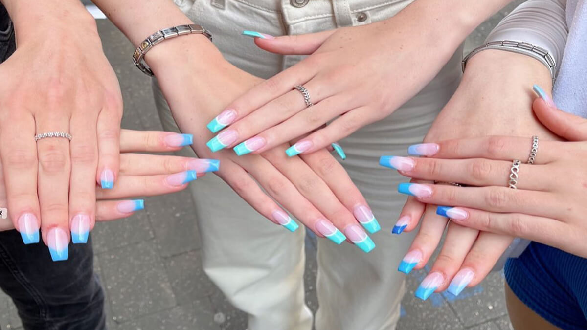 24 Glam French Ombre Nails with Best Ways To DIY For Celebs