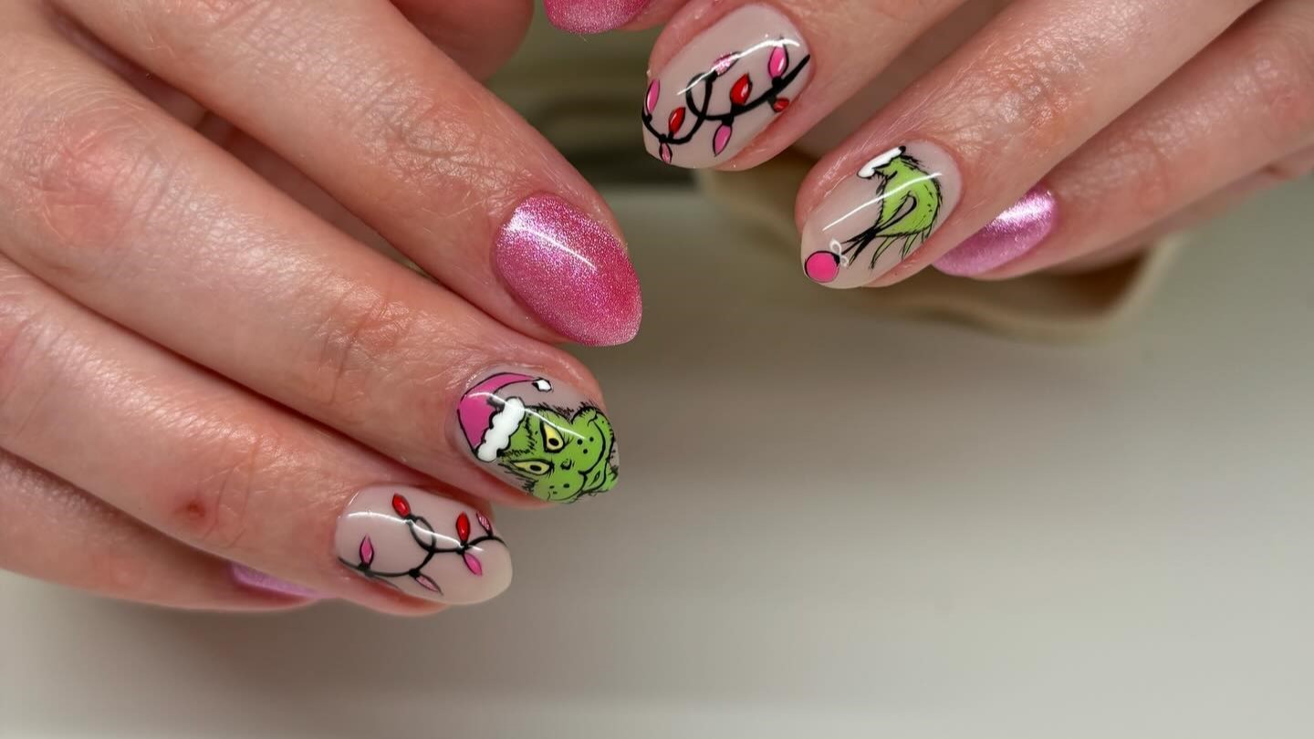 24 Awesome Grinch Nail Art Designs 2025 For Beginners