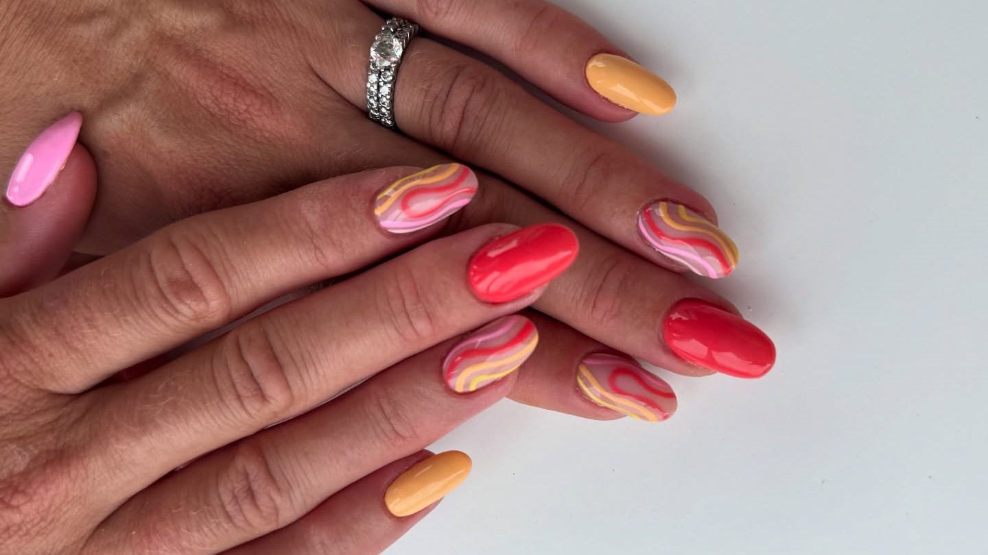 23 Cute Swirl Nails Ideas With 2025 Nail Trends To Copy Now